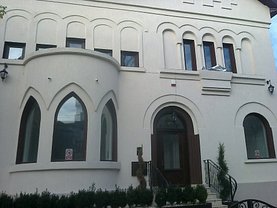 Închiriere spaţiu comercial