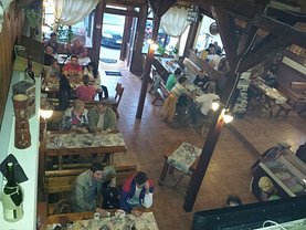 Închiriere spaţiu comercial