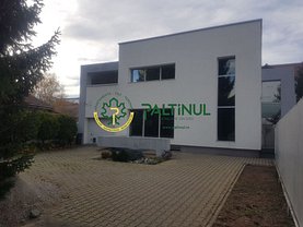 Casa de închiriat 7 camere, în Sibiu, zona Central