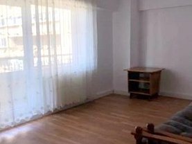 Apartament de închiriat 4 camere, în Iasi, zona Centru Civic