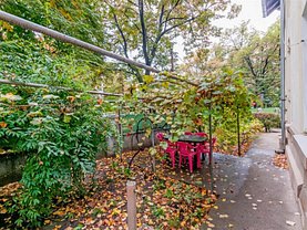 Casa de vânzare 10 camere, în Bucuresti, zona Capitale