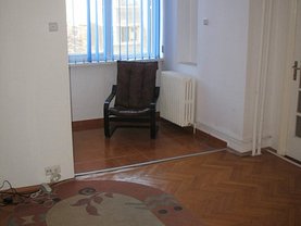 Apartament de vânzare 3 camere, în Bucuresti, zona Kogalniceanu