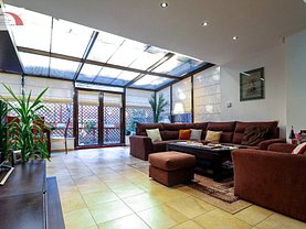 Apartament de vânzare 3 camere, în Bucureşti, zona 1 Mai