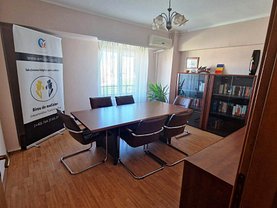 Apartament de vânzare 4 camere, în Bucureşti, zona Unirii
