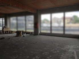 Vânzare spaţiu comercial