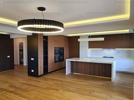 Penthouse de vânzare 5 camere, în Bucureşti, zona Dristor