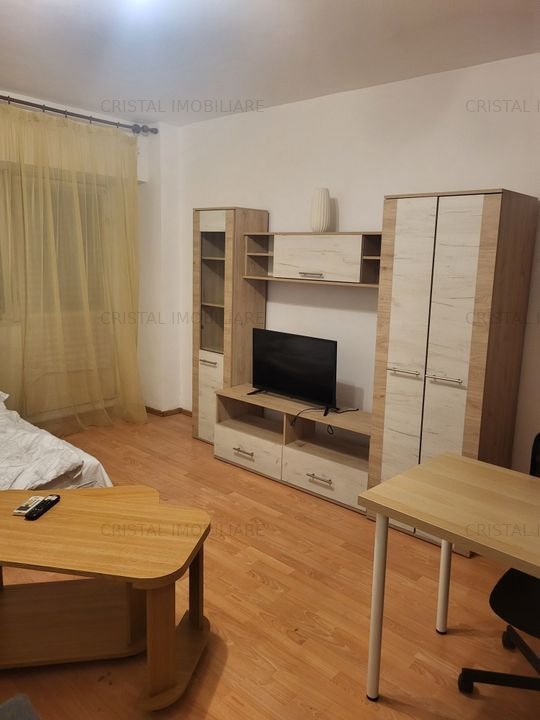 Inchiriez garsoniera zona Vitan Mall, decomandata, cu aer conditionat