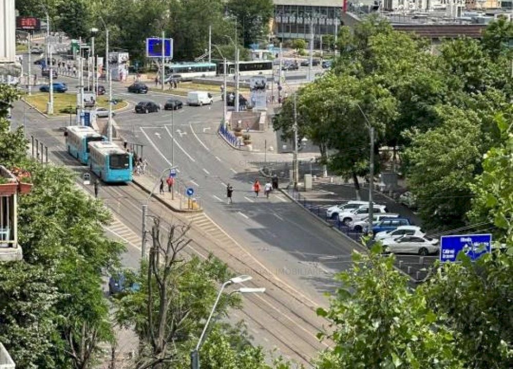 Vanzare Apartament 2 camere, la 3 min de metrou Piata Sudului / Mall