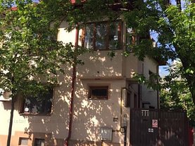 Casa de închiriat 11 camere, în Bucureşti, zona Decebal