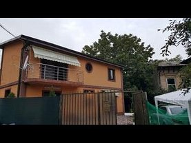 Casa de vânzare 3 camere, în Bucureşti, zona Central