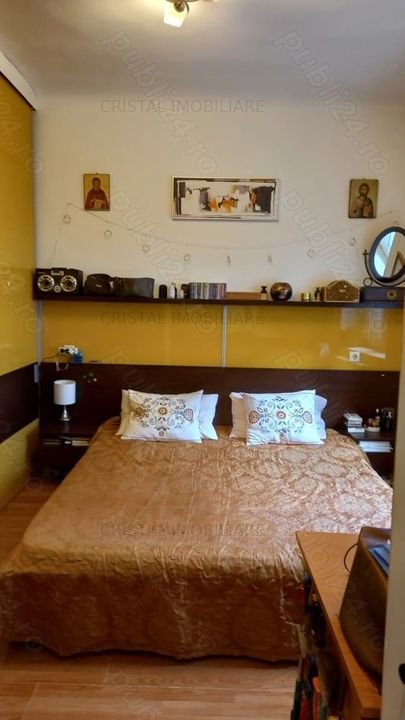 Casa de vanzare curte individuala / Domenii