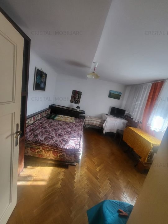 Vanzare Casa vintage 4 camere, curte proprie, centrala, garaj , Vatra Luminoasa