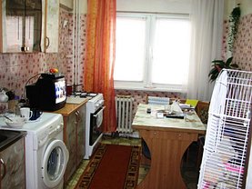 Apartament de vânzare 3 camere, în Bucuresti, zona Pantelimon