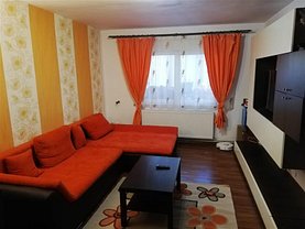 Apartament de vânzare 3 camere, în Braşov, zona Tractorul
