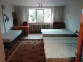 Casa de închiriat 6 camere, în Codlea, zona Central