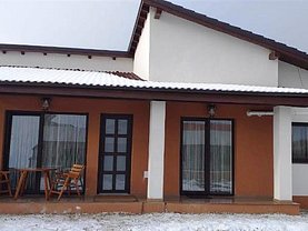 Casa de închiriat 3 camere, în Sanpetru, zona Central