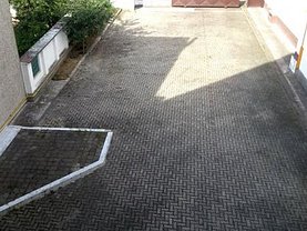 Vânzare spaţiu comercial