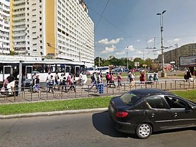 Închiriere spaţiu comercial