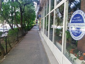 Închiriere spaţiu comercial