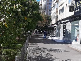 Vânzare spaţiu comercial