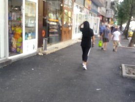 Închiriere spaţiu comercial