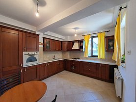 Casa de închiriat 7 camere, în Bucuresti, zona 1 Mai