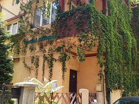 Casa de închiriat 7 camere, în Bucureşti, zona Dacia