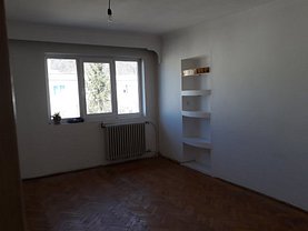 Apartament de vânzare 2 camere în Ramnicu Valcea, Traian