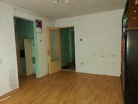 Apartament de vânzare 2 camere, în Târgovişte, zona Micro 9