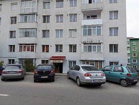 Apartament de vânzare 2 camere, în Curtea de Argeş, zona Central
