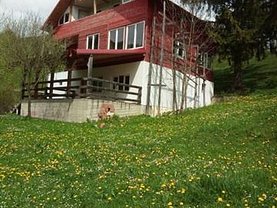 Casa de vânzare 8 camere, în Dambovicioara