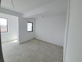 Apartament de vânzare 3 camere, în Bucuresti, zona Prelungirea Ghencea