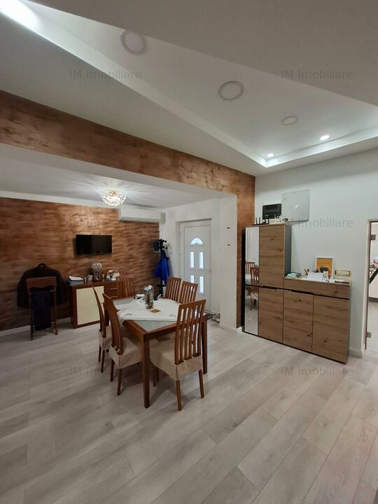 Ocazie!!! Blascovici – Casa 8 camere - Proiect 2 Familii
