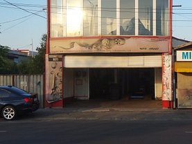 Vânzare spaţiu comercial