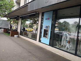Vânzare spaţiu comercial