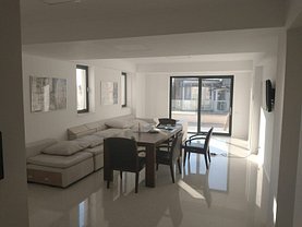 Apartament de închiriat 4 camere, în Bucureşti, zona Unirii