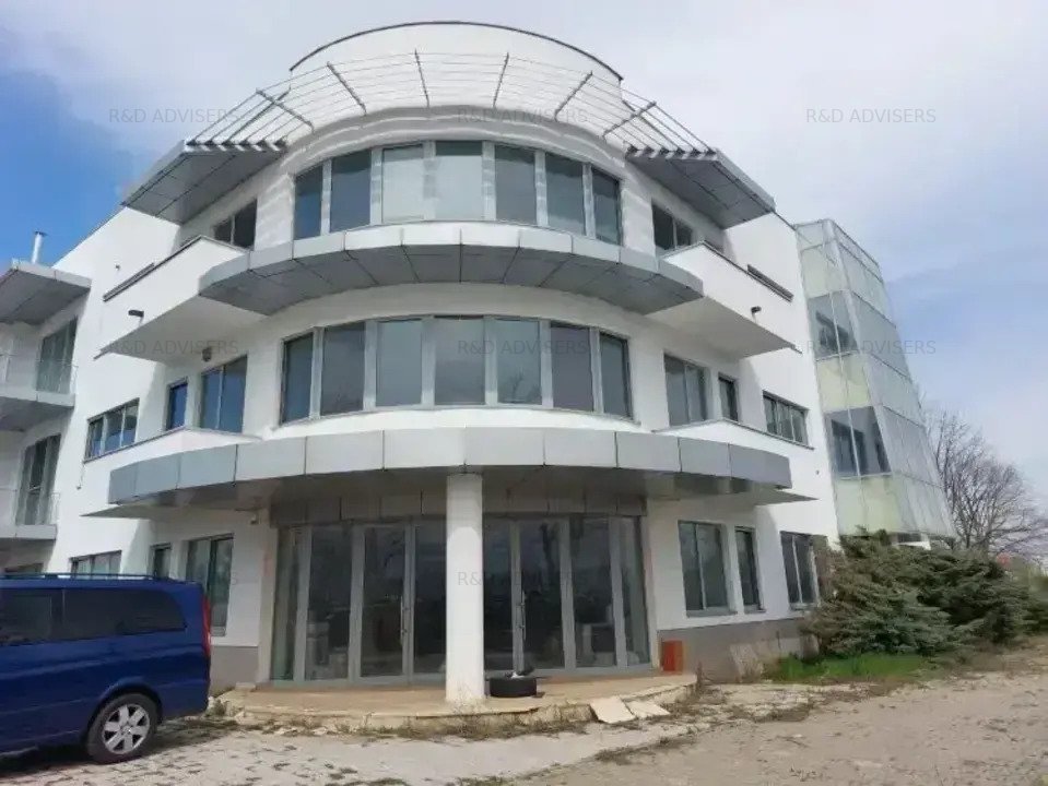 Cladire de Birouri si Teren pentru Constructie Depozit Acces A0