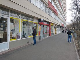 Vânzare spaţiu comercial