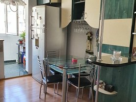 Apartament de vânzare 3 camere, în Bucureşti, zona Basarabia