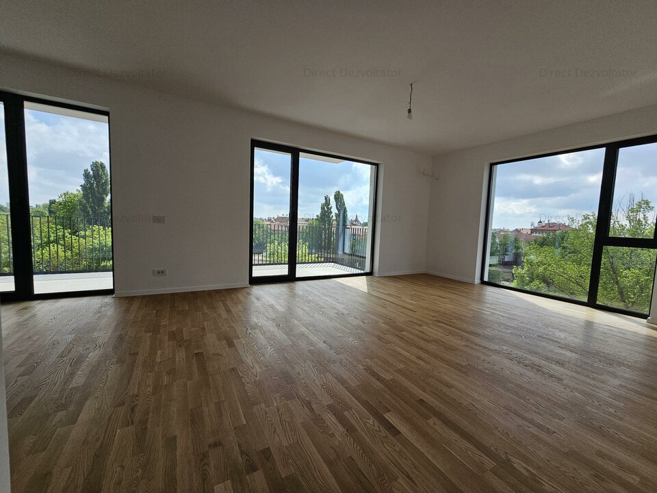 Proprietar vand apartament ultra central cu vedere deosebita