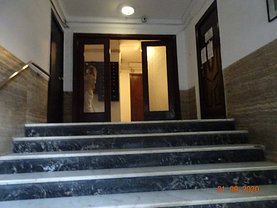 Apartament de vânzare 3 camere, în Bucureşti, zona Universitate