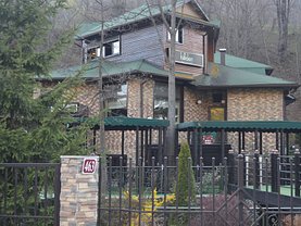 Casa de vânzare sau de închiriat 15 camere, în Şimon