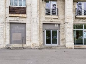 Închiriere spaţiu comercial