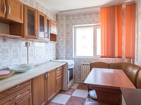 Apartament de vânzare 4 camere, în Bucureşti, zona Militari