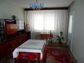 Apartament de vânzare 3 camere, în Bucureşti, zona Crângaşi