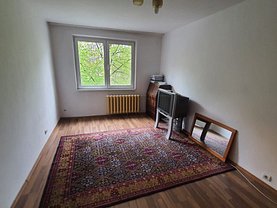 Apartament de vanzare 3 camere, în Bucuresti, zona Berceni