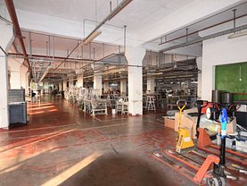 Vânzare spaţiu comercial
