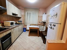 Apartament de închiriat 2 camere, în Târgovişte, zona Micro 4