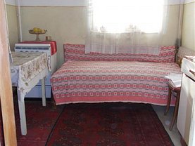 Apartament de vânzare 4 camere, în Târgovişte, zona Micro 8