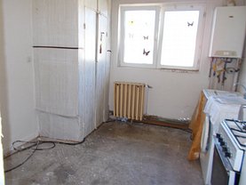 Apartament de vânzare 2 camere, în Târgovişte, zona Micro 4